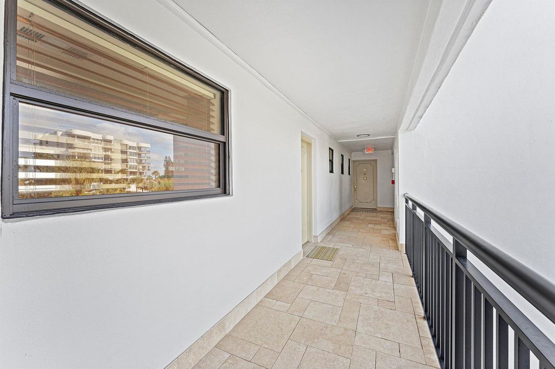 002-3951NorthOceanBoulevard-302-DelrayBe