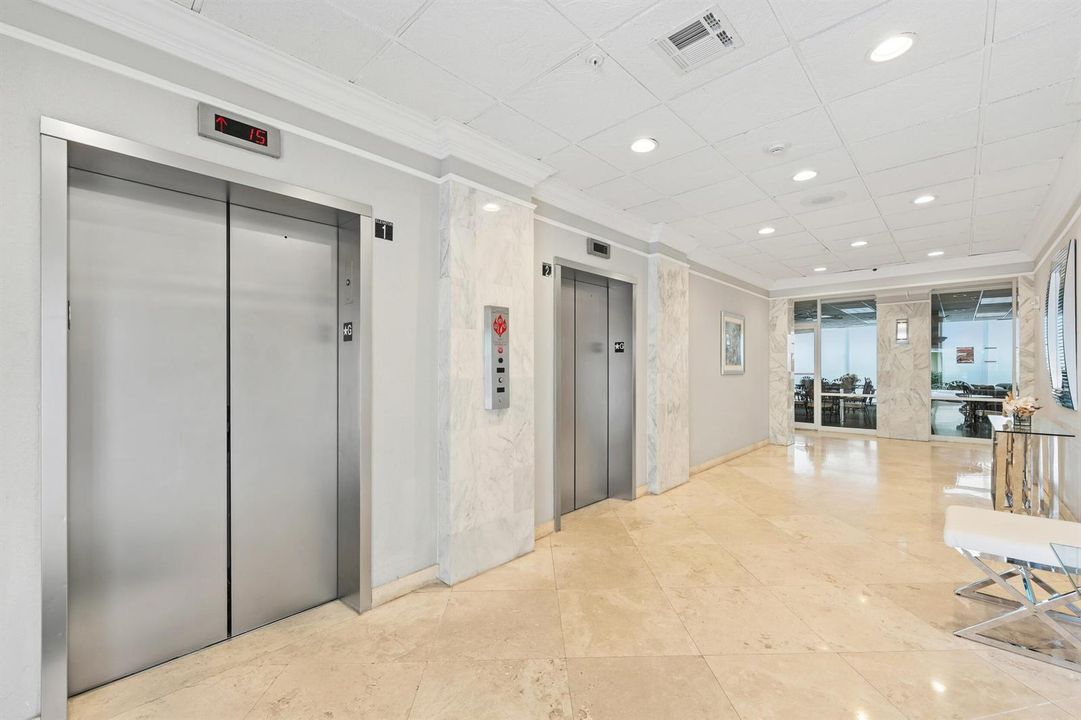 38_singer island + aquarius - elevator 0