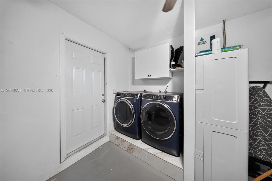 For Sale: $779,900 (4 beds, 2 baths, 1933 Square Feet)