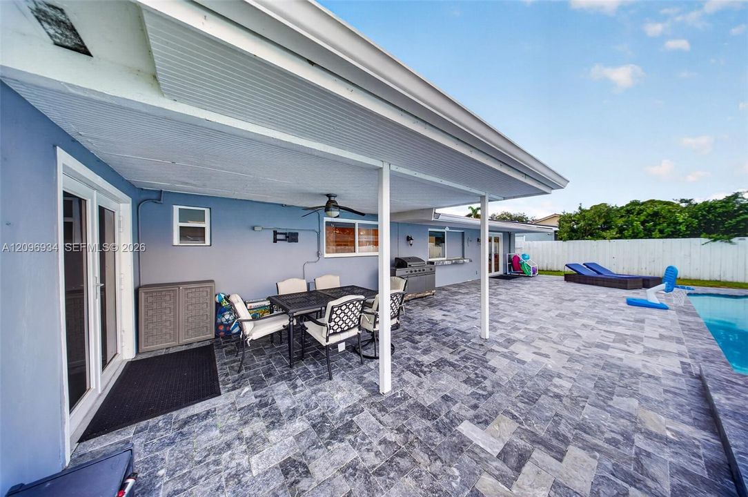 For Sale: $779,900 (4 beds, 2 baths, 1933 Square Feet)