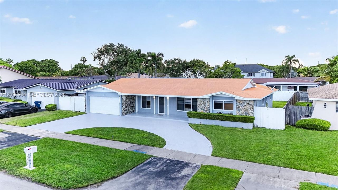 For Sale: $779,900 (4 beds, 2 baths, 1933 Square Feet)