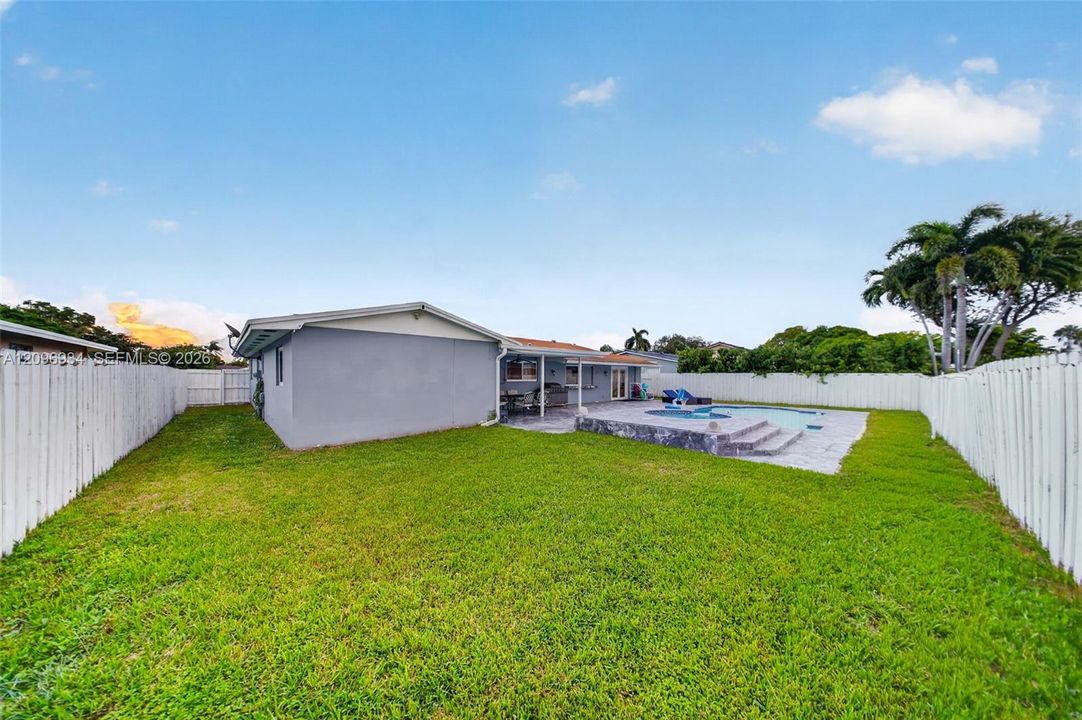 For Sale: $779,900 (4 beds, 2 baths, 1933 Square Feet)