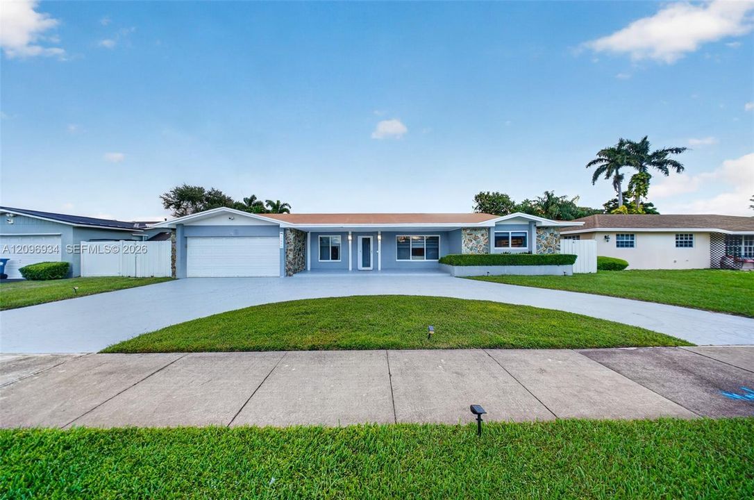 For Sale: $779,900 (4 beds, 2 baths, 1933 Square Feet)