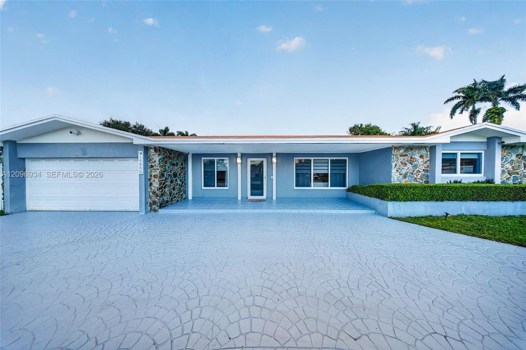 For Sale: $779,900 (4 beds, 2 baths, 1933 Square Feet)