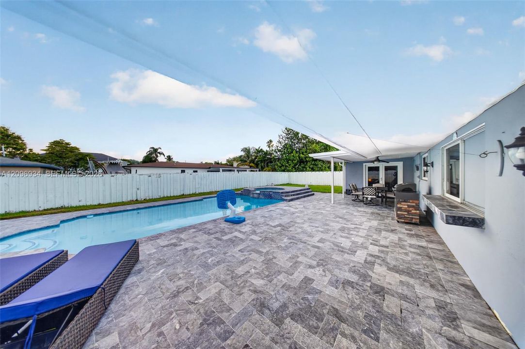 For Sale: $779,900 (4 beds, 2 baths, 1933 Square Feet)