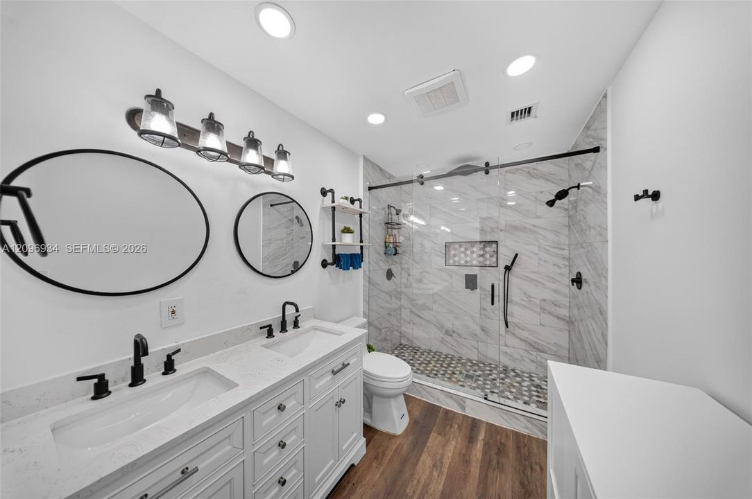 For Sale: $779,900 (4 beds, 2 baths, 1933 Square Feet)