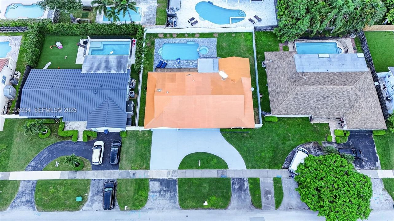 For Sale: $779,900 (4 beds, 2 baths, 1933 Square Feet)