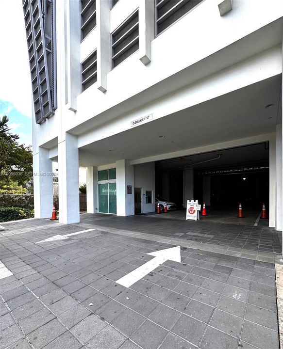 待售: $495,000 (1 贝兹, 1 浴室, 821 平方英尺)