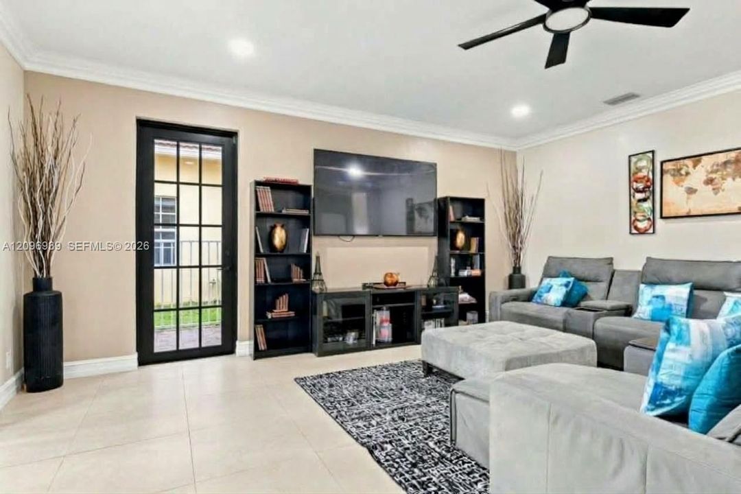 For Sale: $1,200,000 (6 beds, 4 baths, 3170 Square Feet)