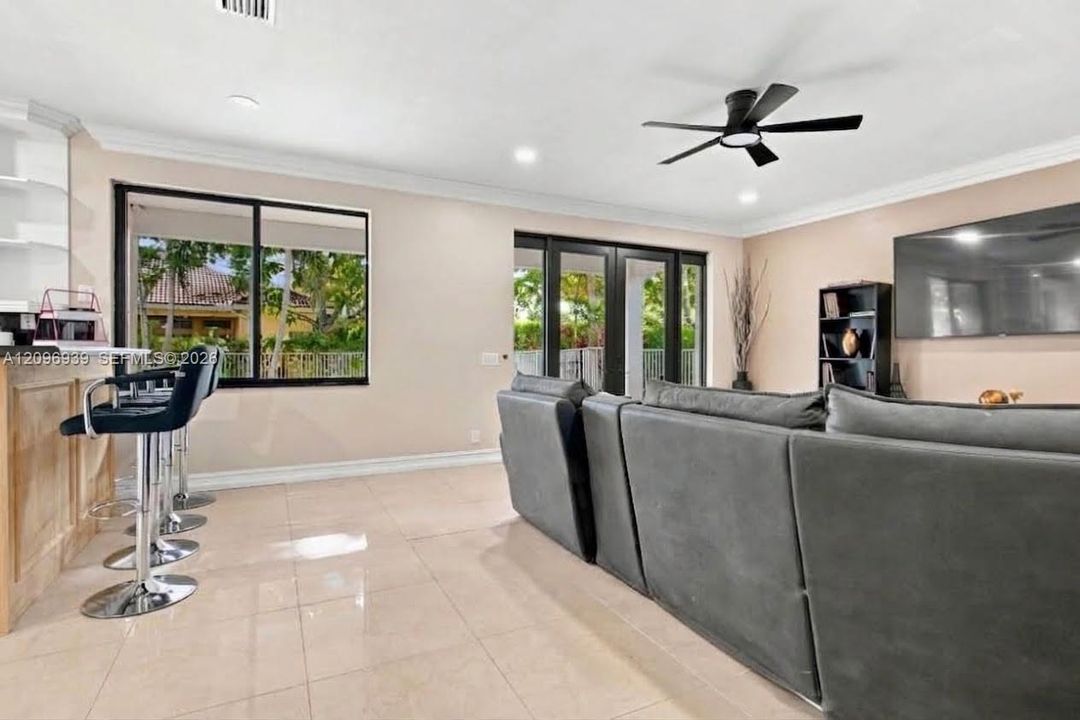 For Sale: $1,200,000 (6 beds, 4 baths, 3170 Square Feet)