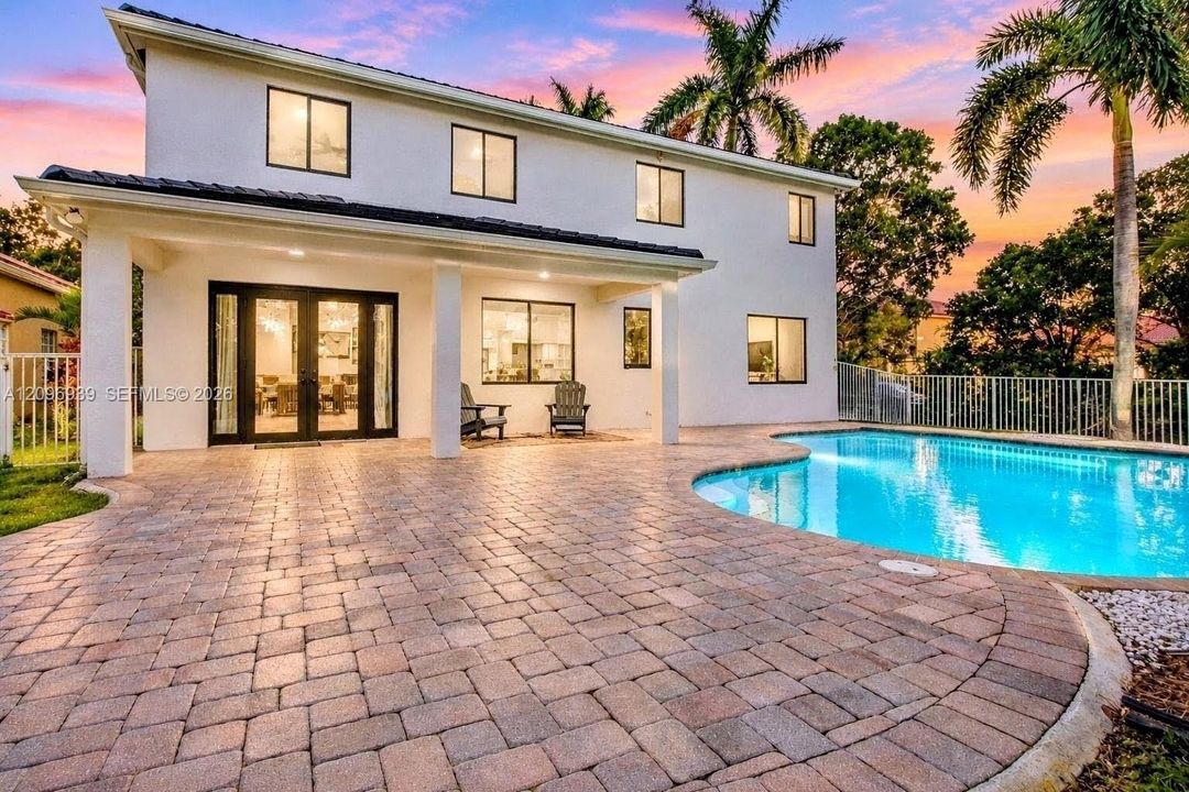 For Sale: $1,200,000 (6 beds, 4 baths, 3170 Square Feet)