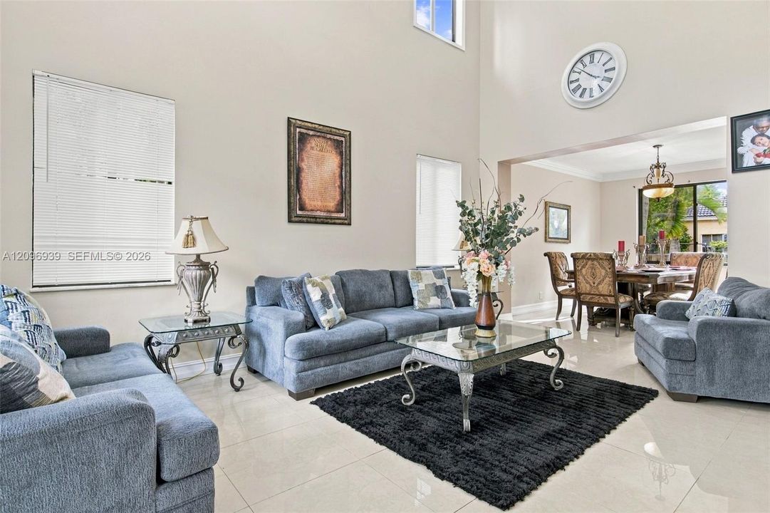 For Sale: $1,200,000 (6 beds, 4 baths, 3170 Square Feet)