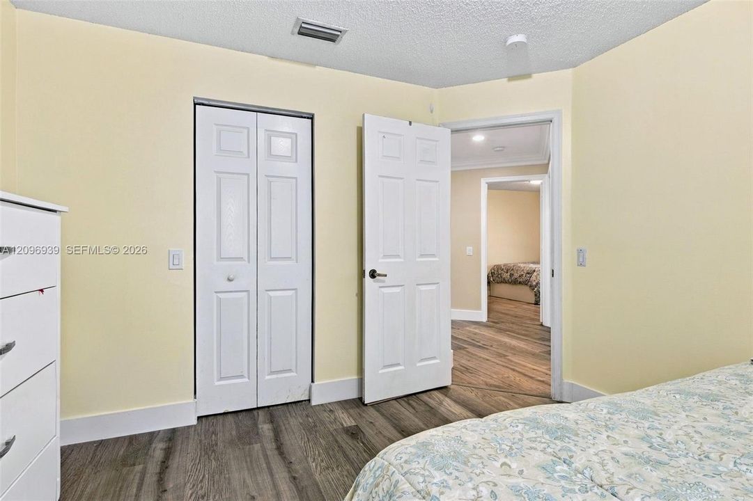 For Sale: $1,200,000 (6 beds, 4 baths, 3170 Square Feet)