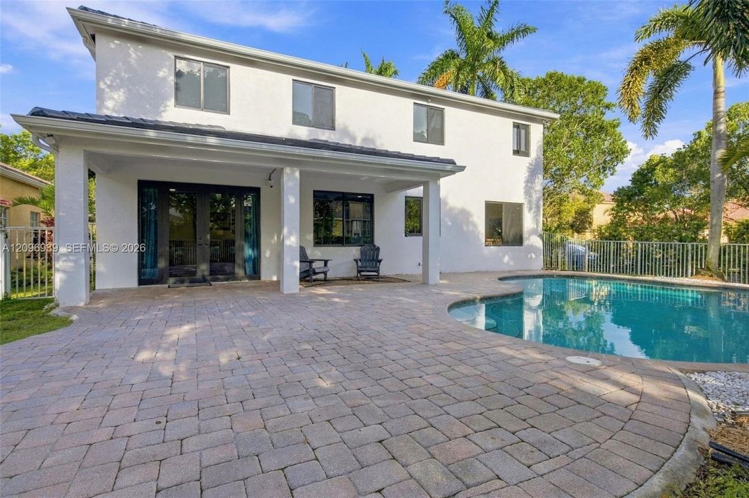 For Sale: $1,200,000 (6 beds, 4 baths, 3170 Square Feet)