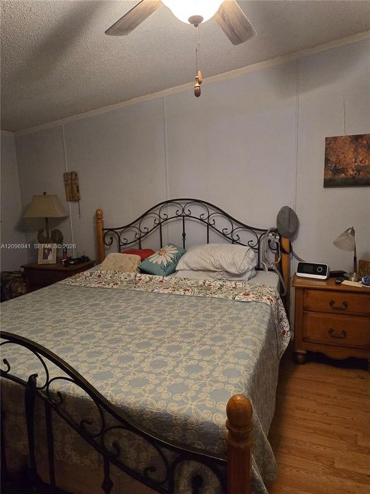 На продажу: $199,000 (3 спален, 2 ванн, 1000 Квадратных фут)