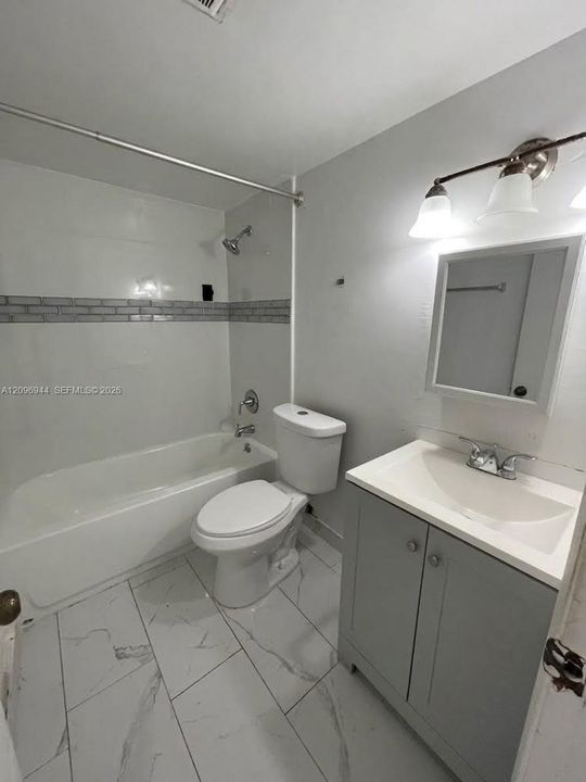 В аренду: $1,850 (2 спален, 1 ванн, 590 Квадратных фут)