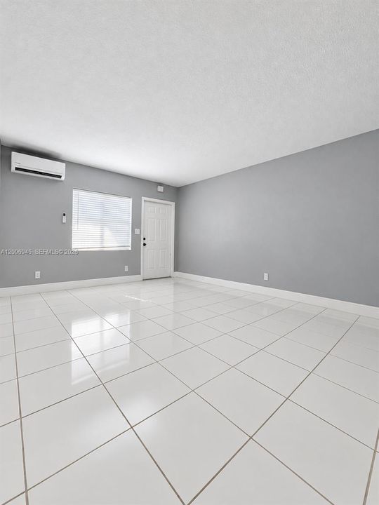 For Rent: $1,700 (1 beds, 1 baths, 650 Square Feet)