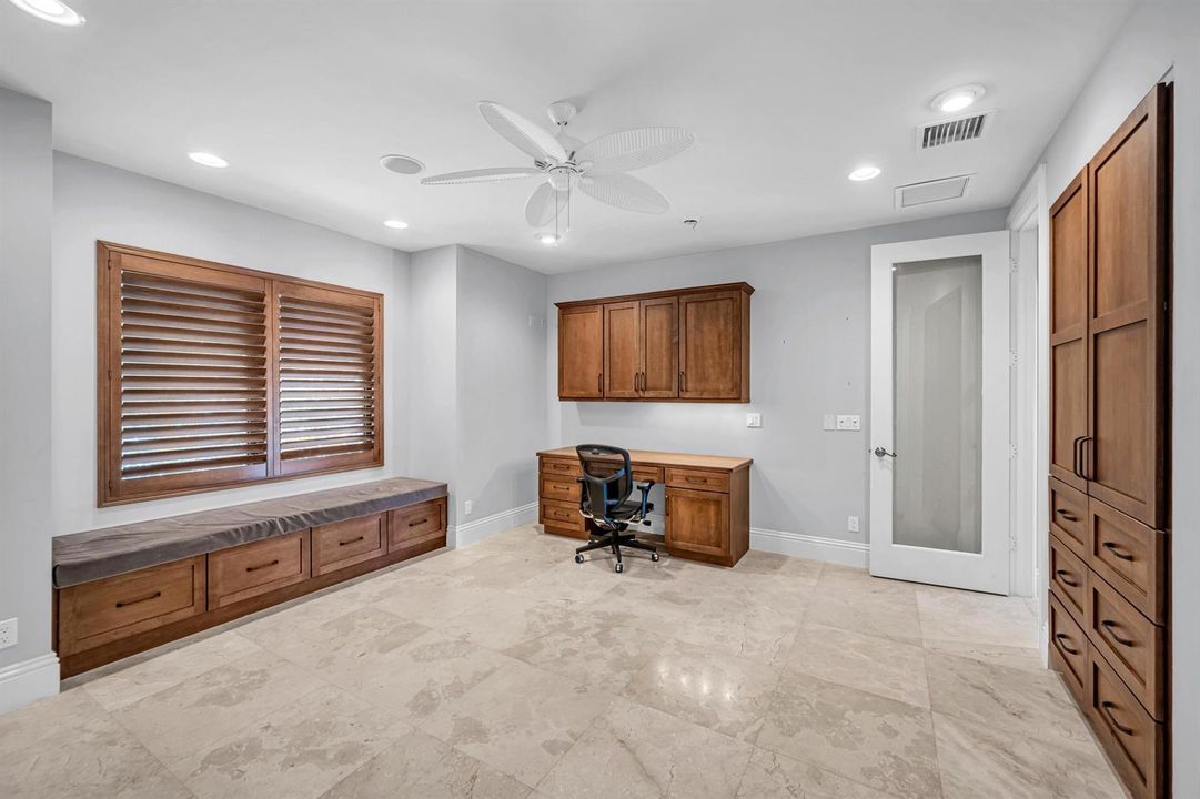 1900 MARIETTA DR-83