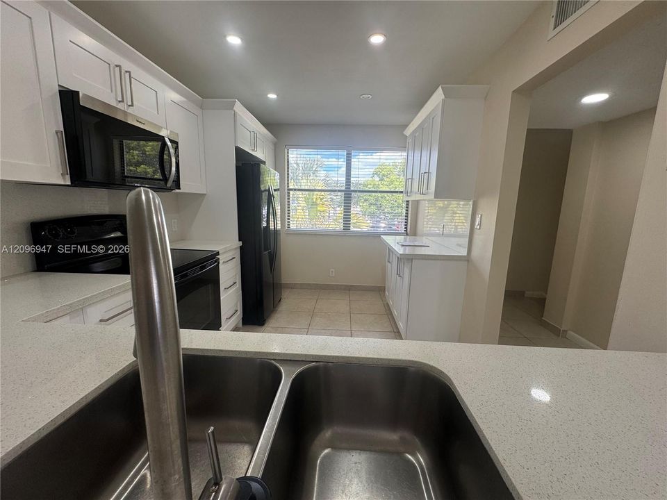 For Rent: $2,450 (2 beds, 2 baths, 1205 Square Feet)