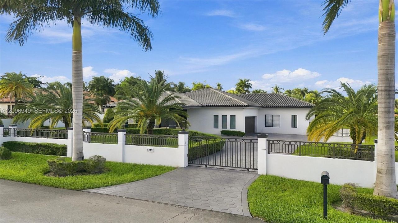 For Sale: $3,400,000 (4 beds, 4 baths, 3332 Square Feet)