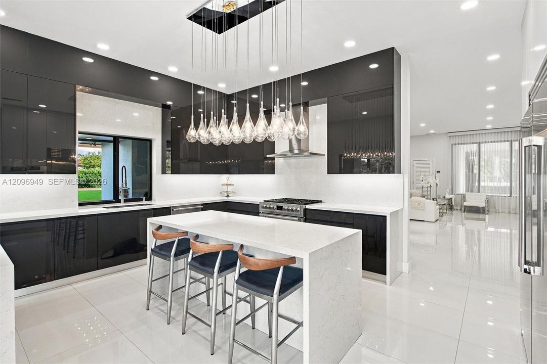 For Sale: $3,400,000 (4 beds, 4 baths, 3332 Square Feet)