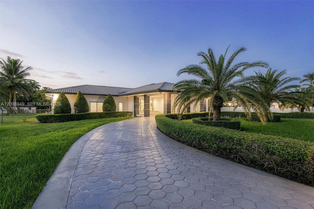 For Sale: $3,400,000 (4 beds, 4 baths, 3332 Square Feet)