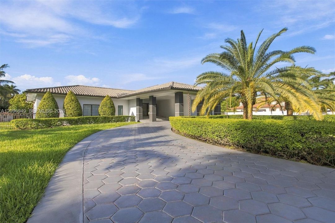 For Sale: $3,400,000 (4 beds, 4 baths, 3332 Square Feet)