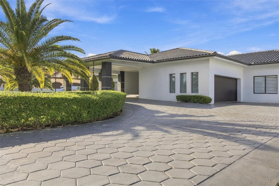 For Sale: $3,400,000 (4 beds, 4 baths, 3332 Square Feet)