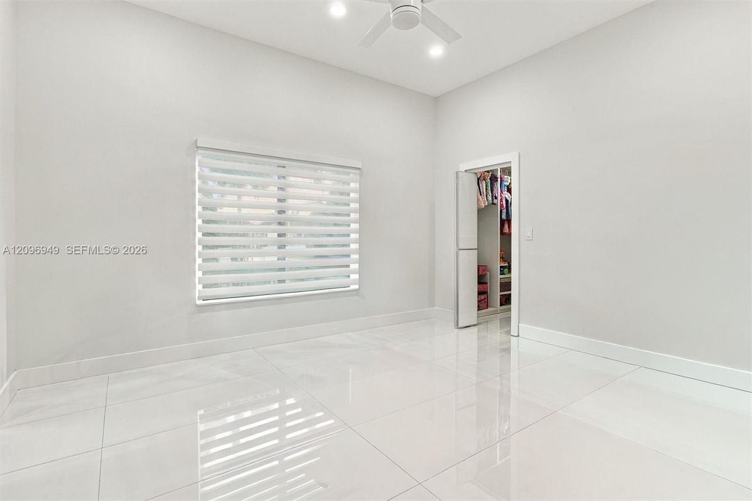 For Sale: $3,400,000 (4 beds, 4 baths, 3332 Square Feet)