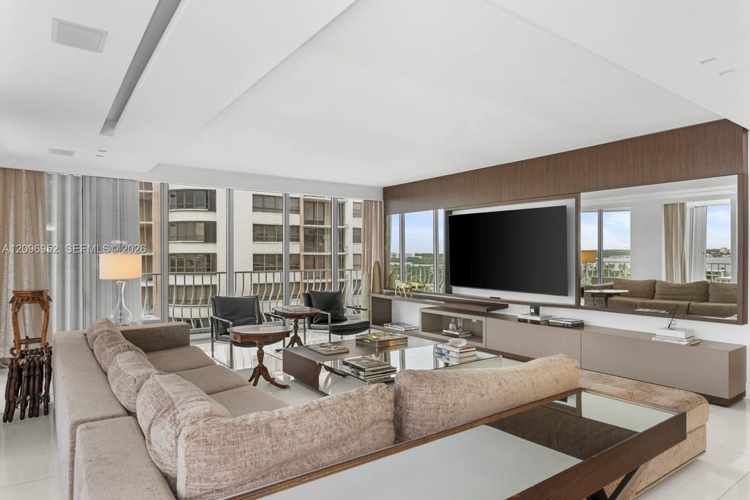 For Sale: $4,690,000 (5 beds, 5 baths, 3300 Square Feet)