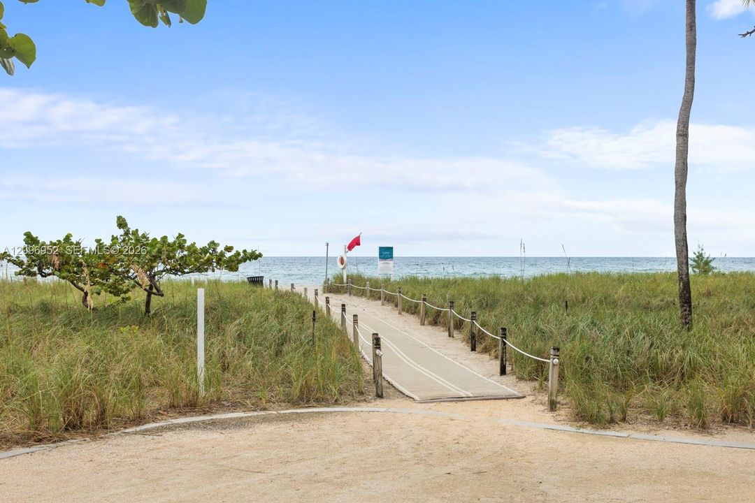 For Sale: $4,690,000 (5 beds, 5 baths, 3300 Square Feet)