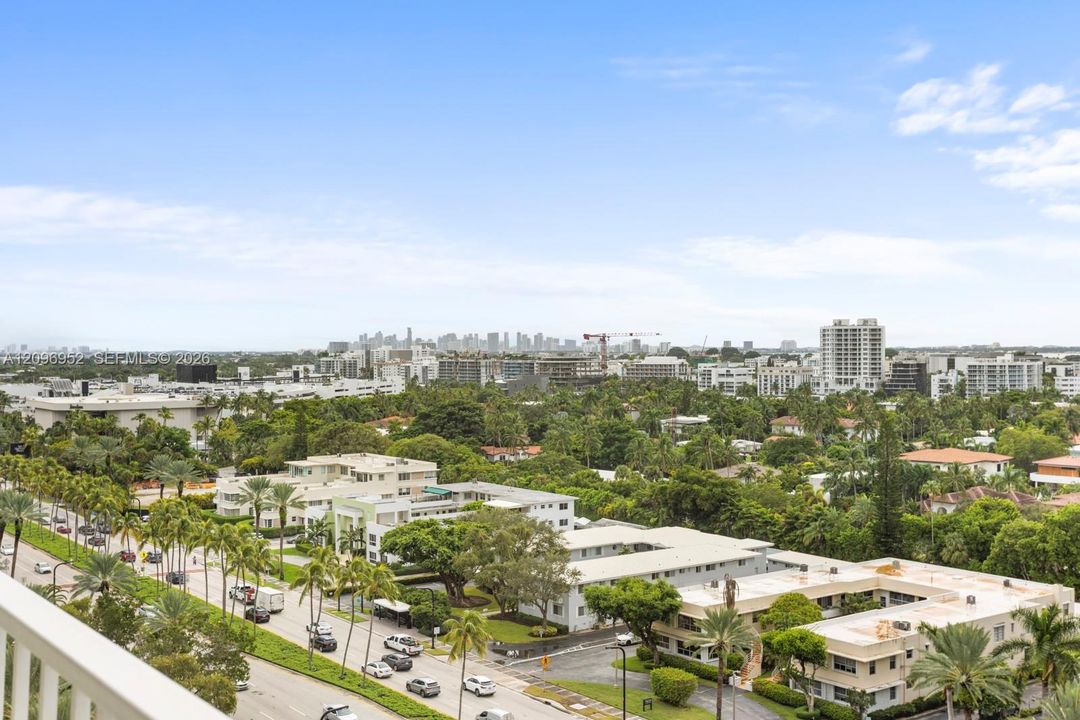 For Sale: $4,690,000 (5 beds, 5 baths, 3300 Square Feet)
