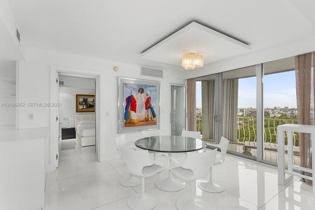 For Sale: $4,690,000 (5 beds, 5 baths, 3300 Square Feet)