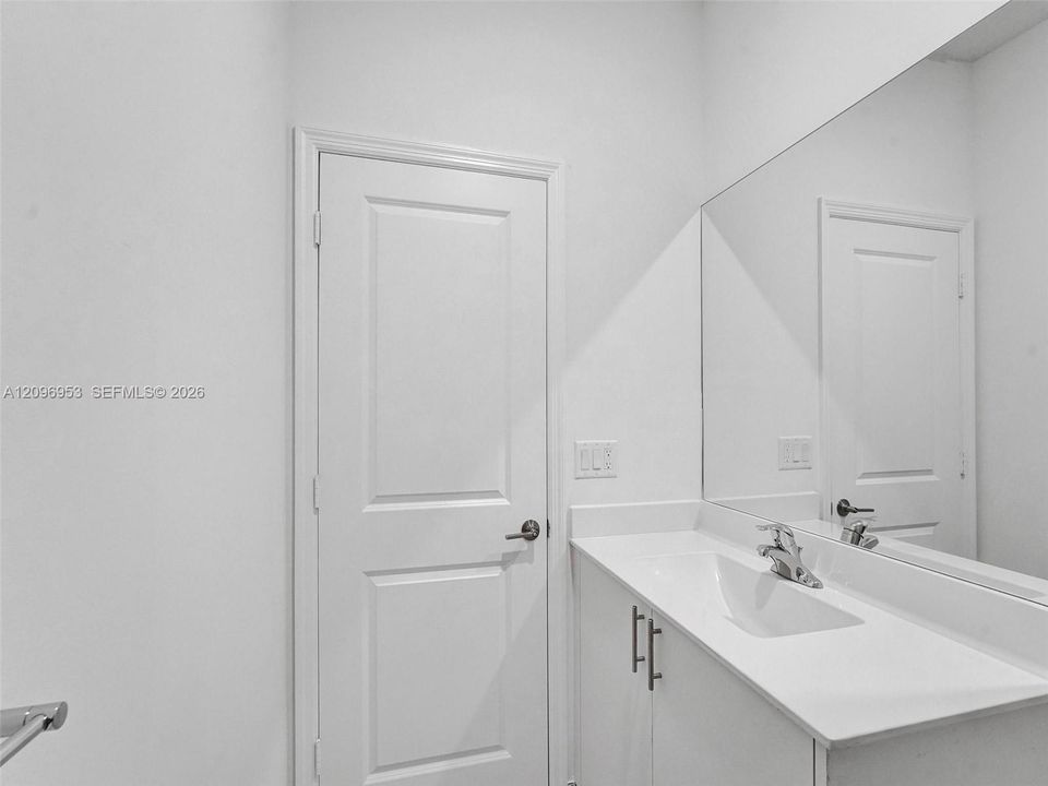 For Rent: $2,900 (3 beds, 2 baths, 1442 Square Feet)