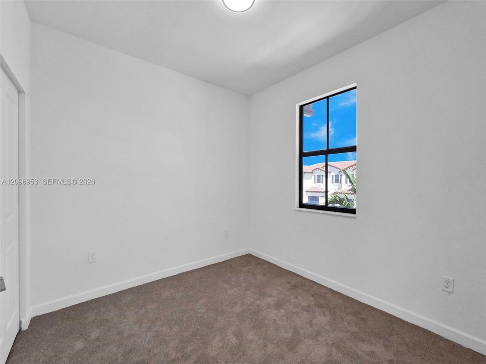 For Rent: $2,900 (3 beds, 2 baths, 1442 Square Feet)