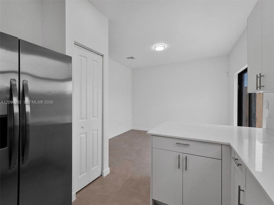 For Rent: $2,900 (3 beds, 2 baths, 1442 Square Feet)