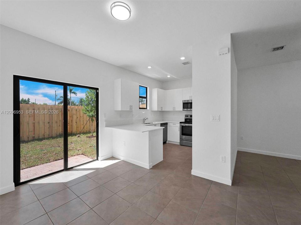 For Rent: $2,900 (3 beds, 2 baths, 1442 Square Feet)