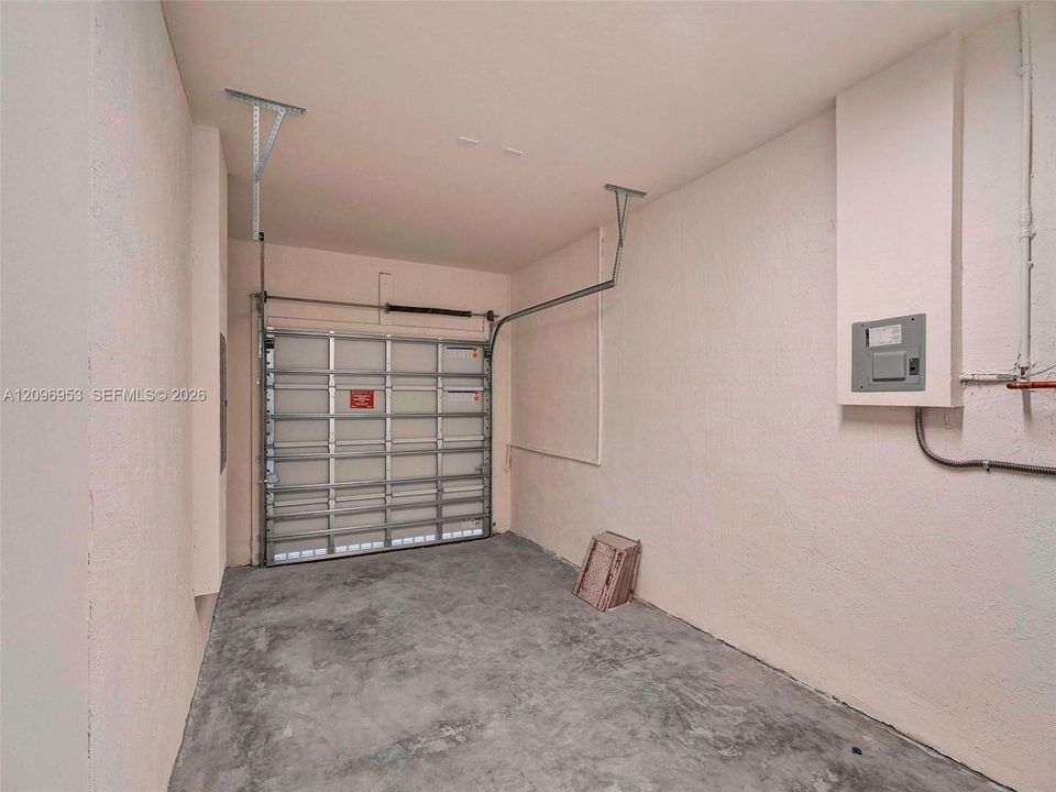 For Rent: $2,900 (3 beds, 2 baths, 1442 Square Feet)