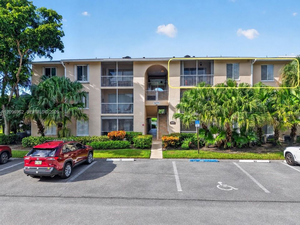 For Sale: $250,000 (2 beds, 2 baths, 965 Square Feet)