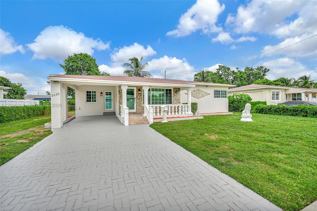 На продажу: $549,000 (3 спален, 2 ванн, 1352 Квадратных фут)