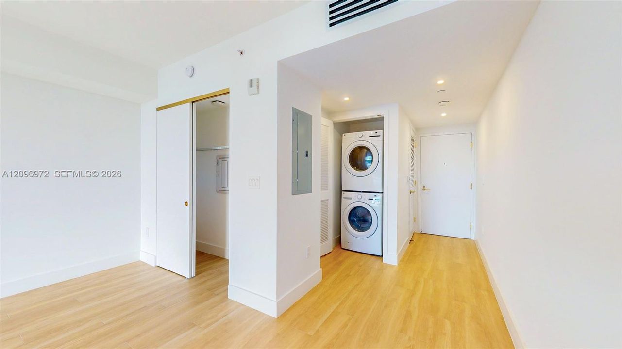 For Sale: $519,000 (0 beds, 1 baths, 479 Square Feet)