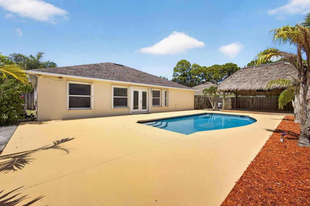 Spacious Pool Deck