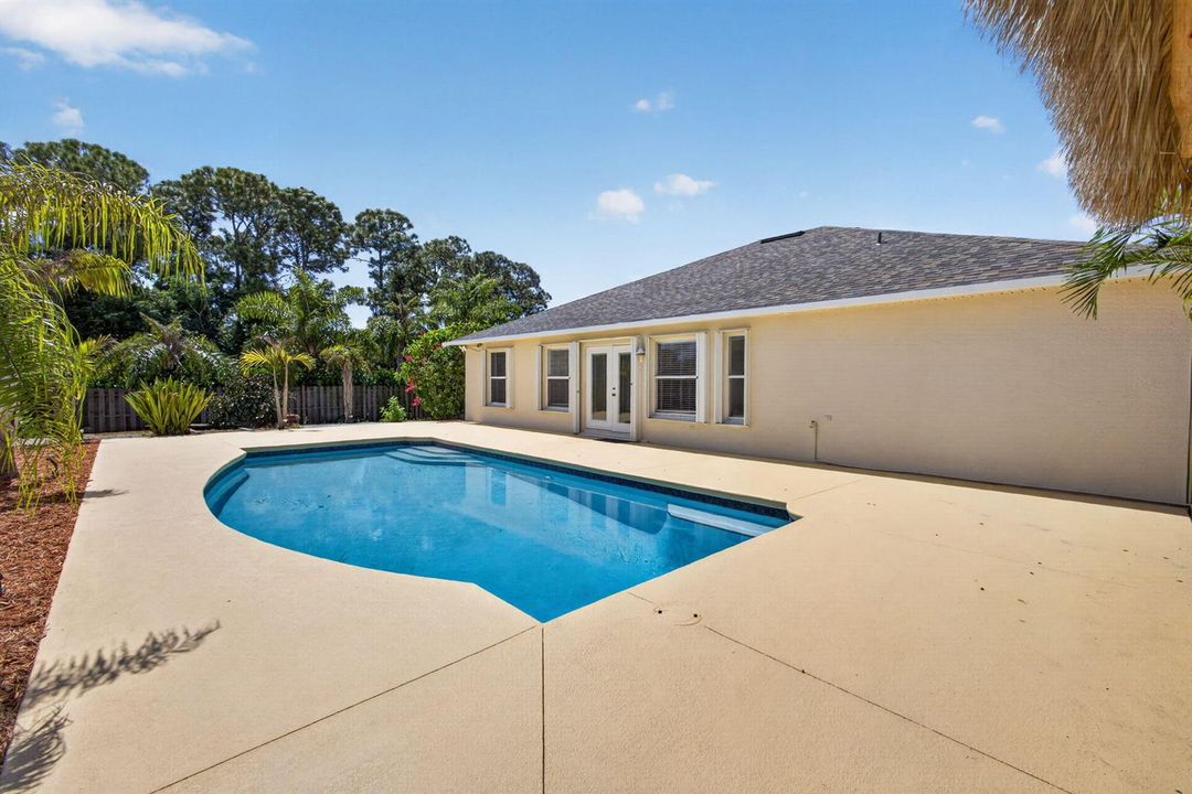 Spacious Pool Deck