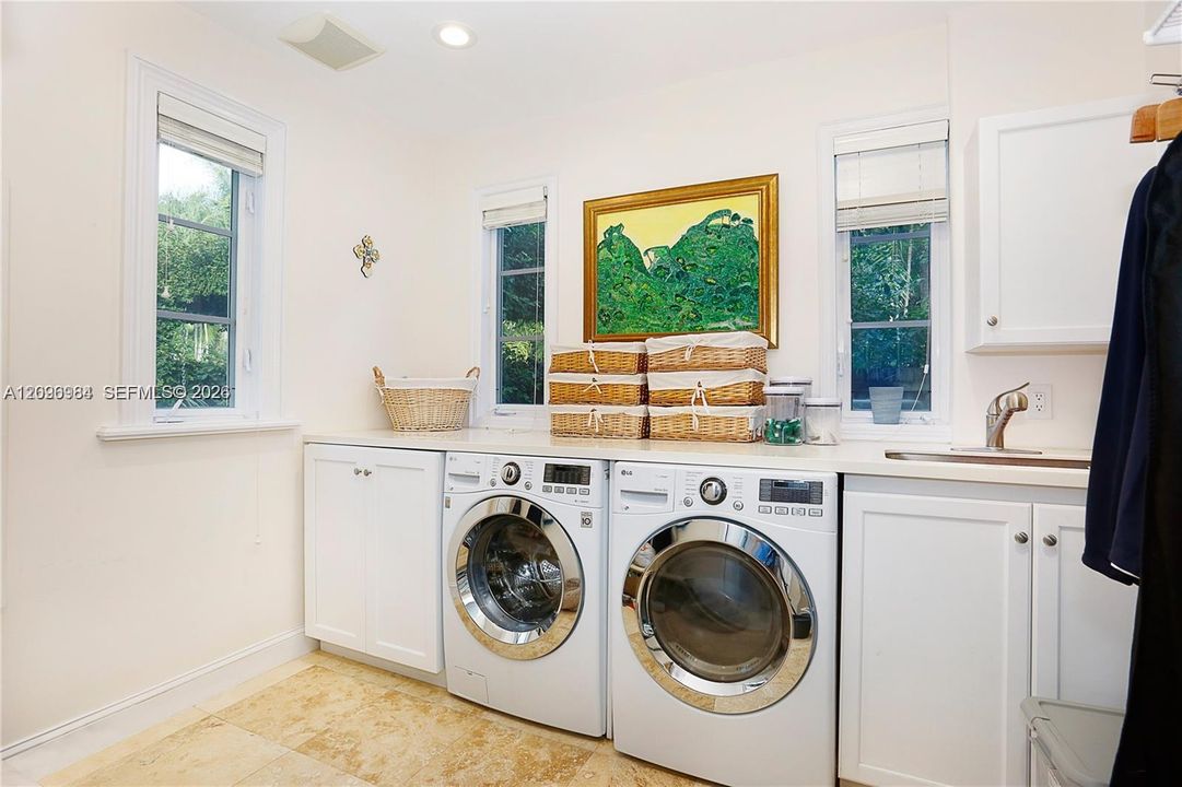 For Rent: $11,000 (4 beds, 5 baths, 3820 Square Feet)
