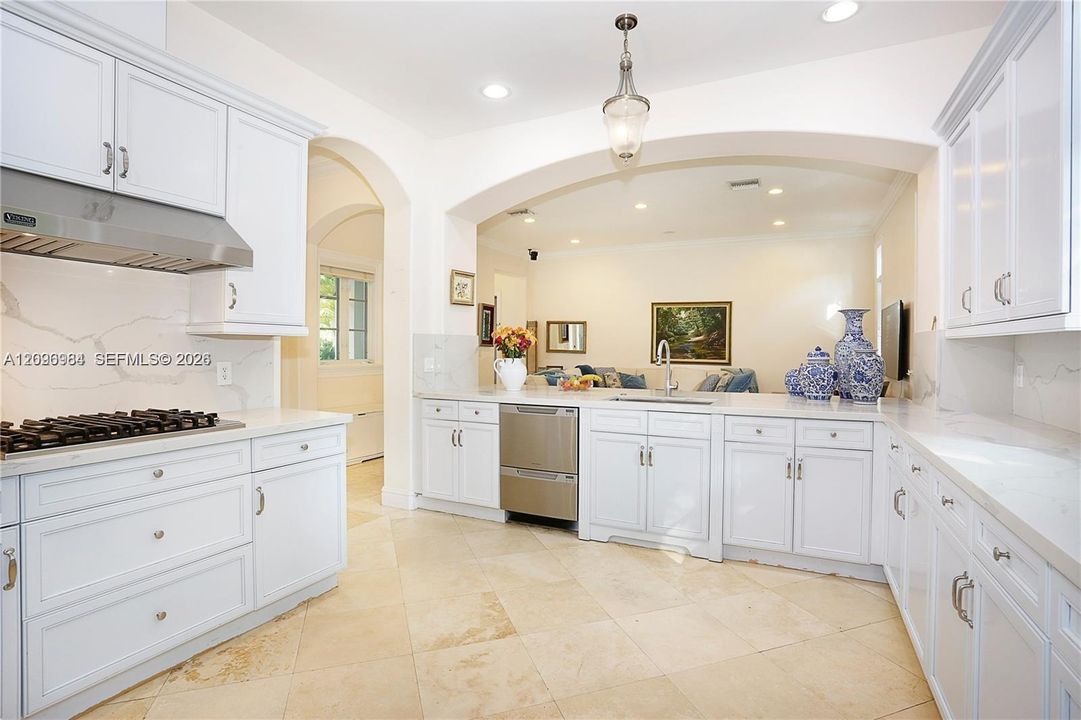 For Rent: $11,000 (4 beds, 5 baths, 3820 Square Feet)