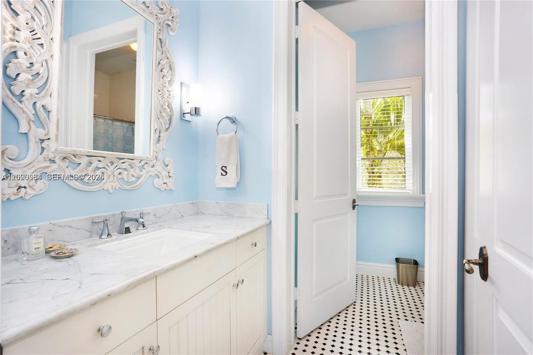 For Rent: $11,000 (4 beds, 5 baths, 3820 Square Feet)