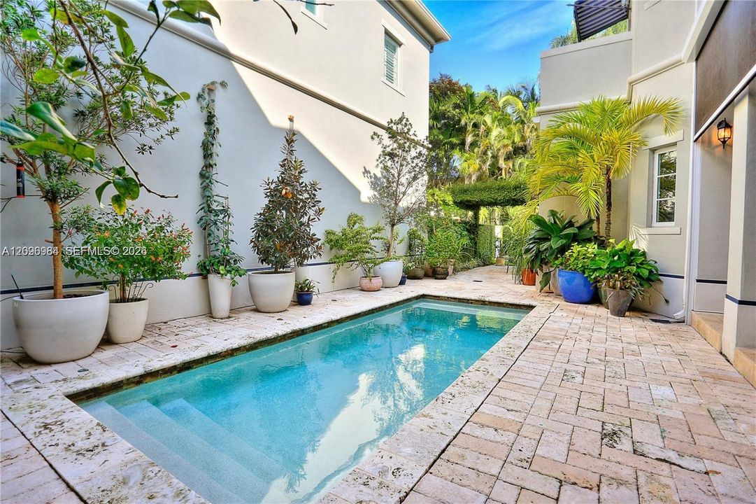 For Rent: $11,000 (4 beds, 5 baths, 3820 Square Feet)