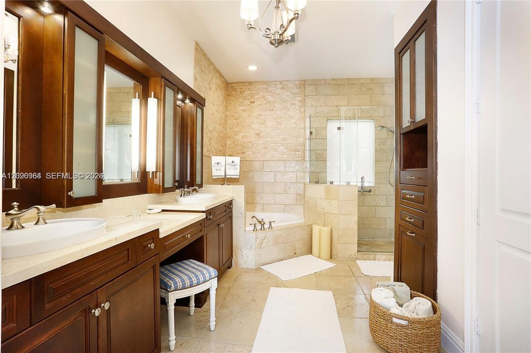 For Rent: $11,000 (4 beds, 5 baths, 3820 Square Feet)