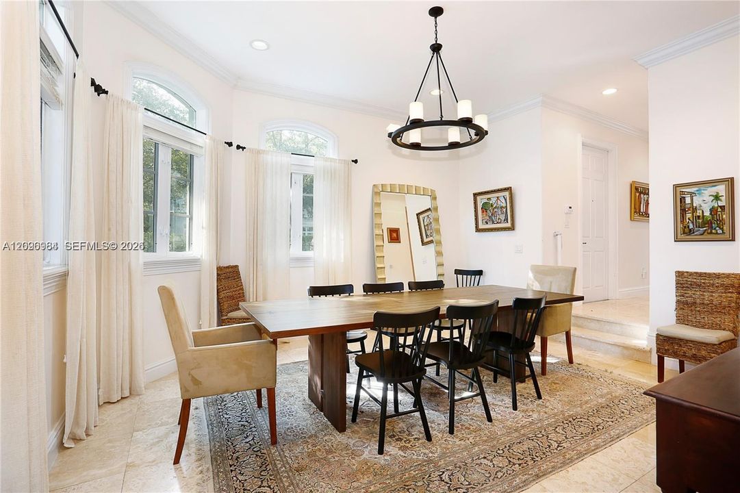 For Rent: $11,000 (4 beds, 5 baths, 3820 Square Feet)
