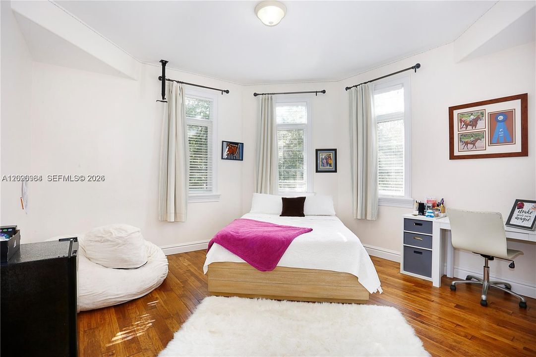 For Rent: $11,000 (4 beds, 5 baths, 3820 Square Feet)